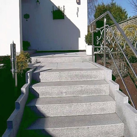 18 x 40 cm Granit-Blockstufen Griys hellgrau 80 cm lang