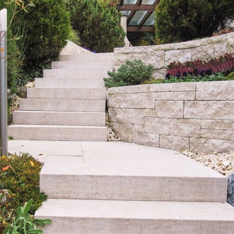 15 x 40 cm Kalkstein-Blockstufen Blancka Flava weiß