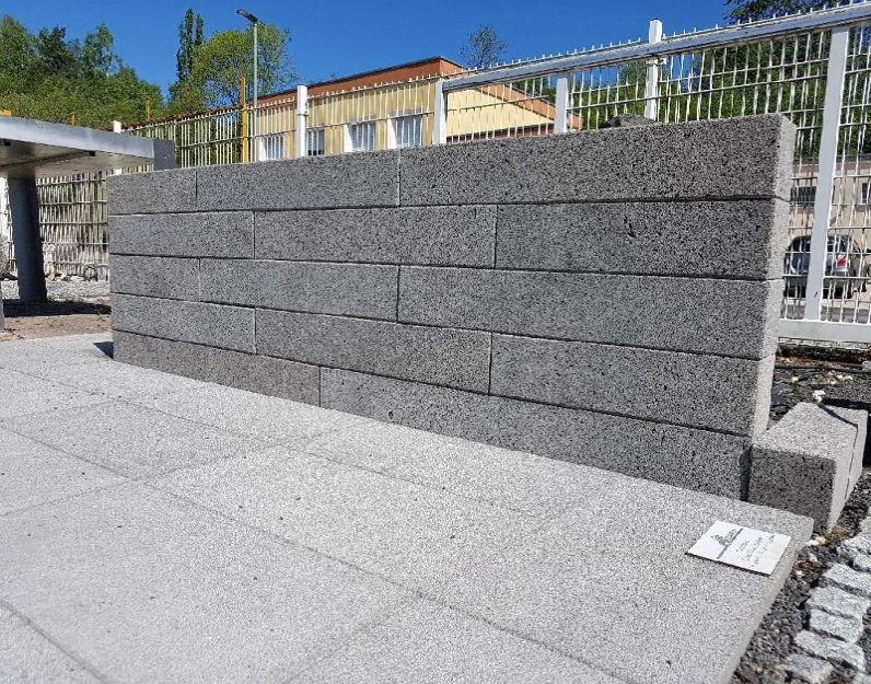 Schlossmauer Basaltlava Vulcano