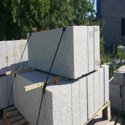 8 x 30 cm Granit Bordsteine Griys grau