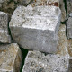 30 - 40 cm hohe Jurakalk-Mauersteine gelb-weiß Detail