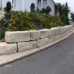 30 - 40 cm hohe Jurakalk Mauersteine gelb-weiß