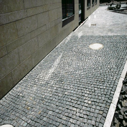 Basalt Pflastersteine schwarz - anthrazit ab Lager Elz
