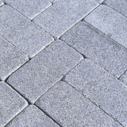 8 cm Granitpflaster Elena weißgrau, gesägt