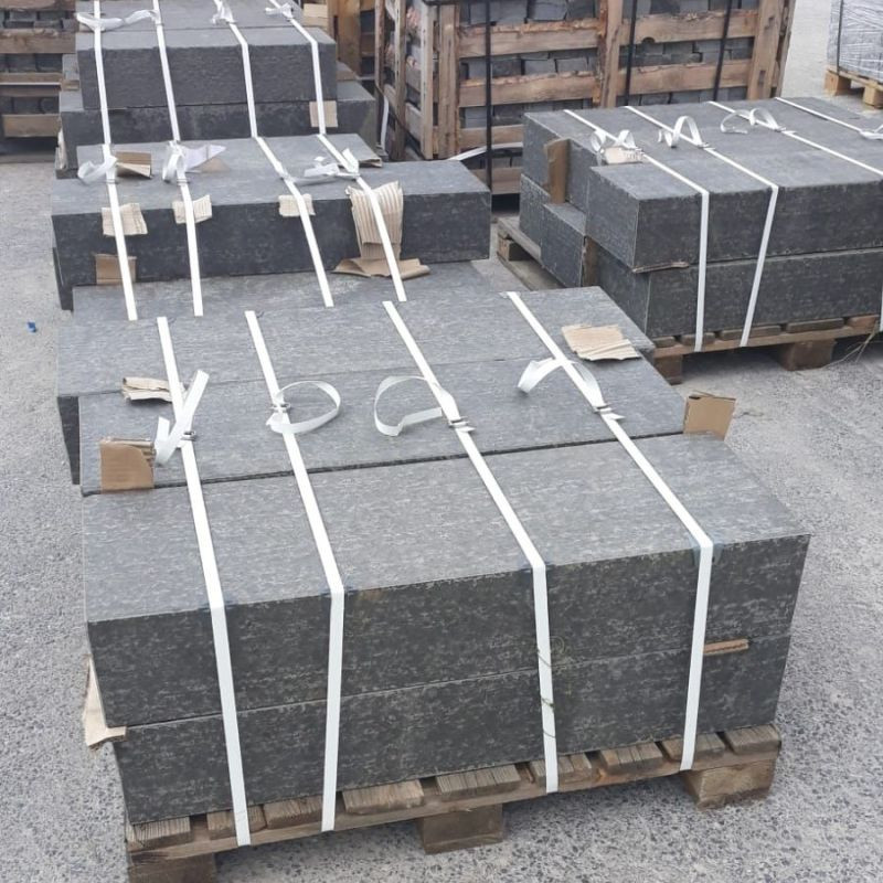 15 x 35 cm Granit Blockstufen Pedro Black schwarz 80 cm lang