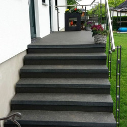 8 cm starke Granit Podestplatte Pedro Black schwarz