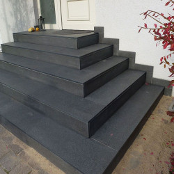 4 x 35 cm Granit Trittstufen Pedro Black schwarz