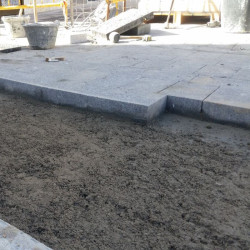 12 cm starke Granit Pflasterplatten Pedro Black schwarz