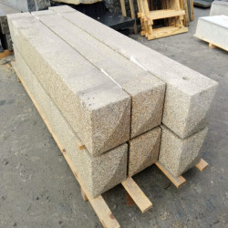 20 x 20 cm Limes-Granitpfosten Tiago gelb