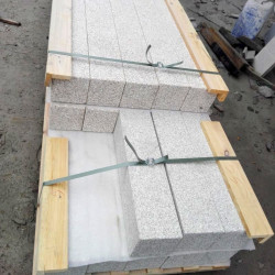 25 x 25 cm Granitpfosten Tiago gelb