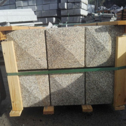 30 x 30 cm Limes Granitpfosten Tiago gelb